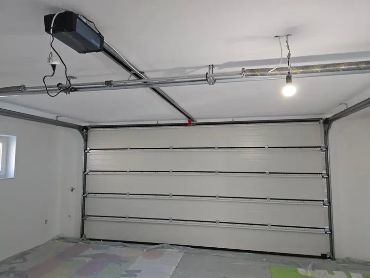 Antracit garažna vrata u Daruvaru