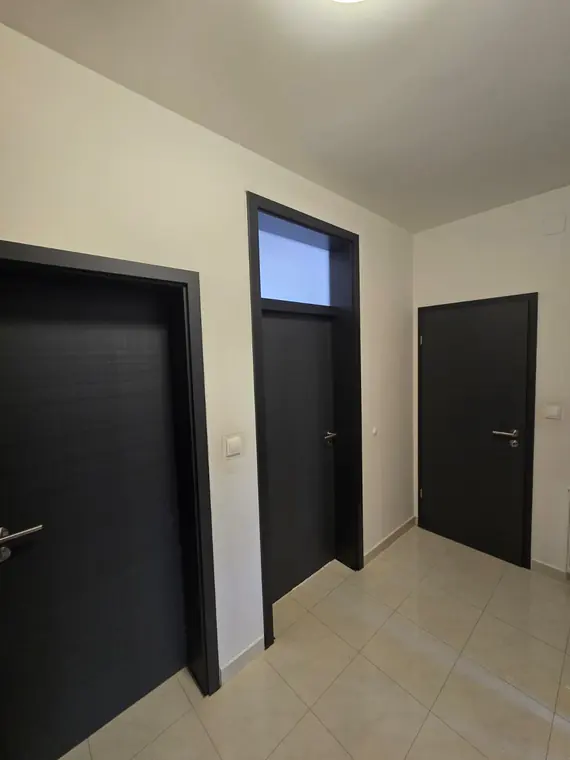 Antracit sobna vrata u Koprivnici — Koprivnica