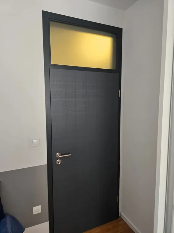 Antracit sobna vrata u Koprivnici — Koprivnica
