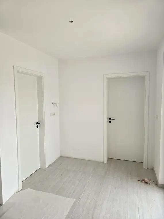 Sobna vrata ProLine u bijeloj i sivoj